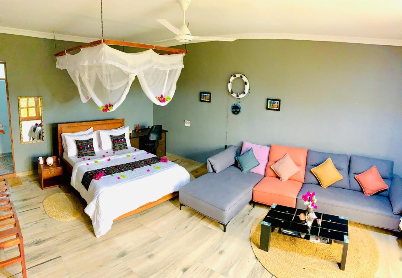 Uroa Getaway B&B 외부 사진