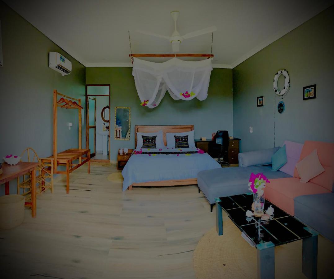 Uroa Getaway B&B 외부 사진