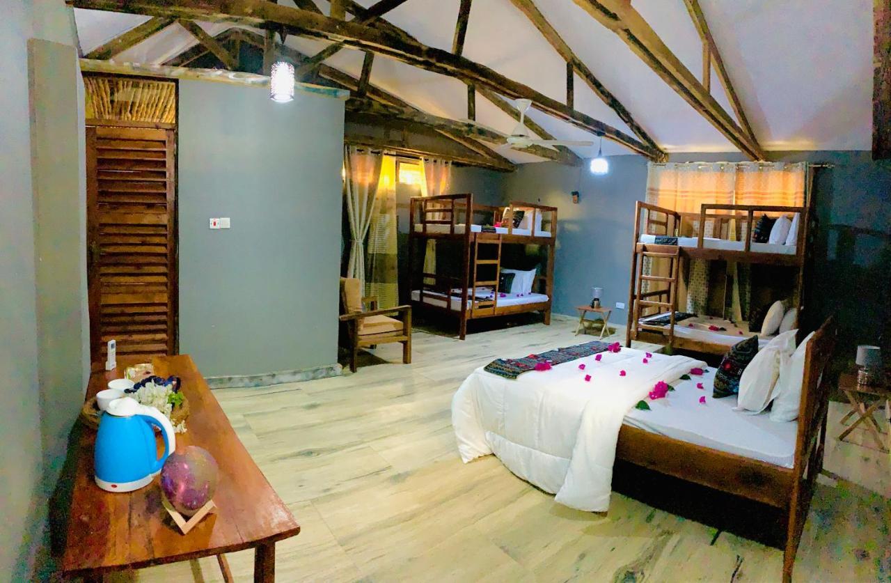 Uroa Getaway B&B 외부 사진